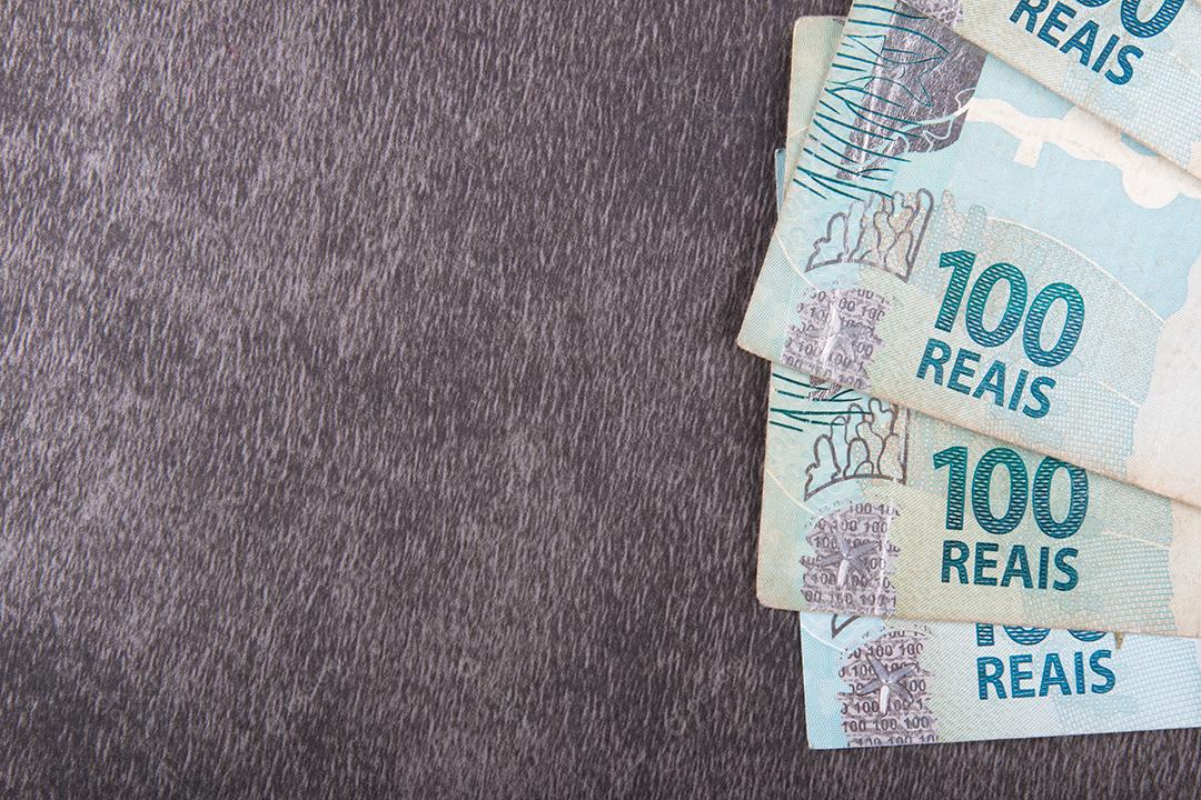 Notas de Cem Reais Brasileiros Imagem JPG