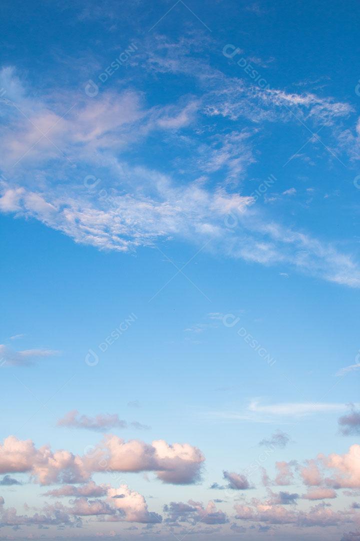 Nuvens Brancas Com Céu Azul Ao Fundo Imagem JPG