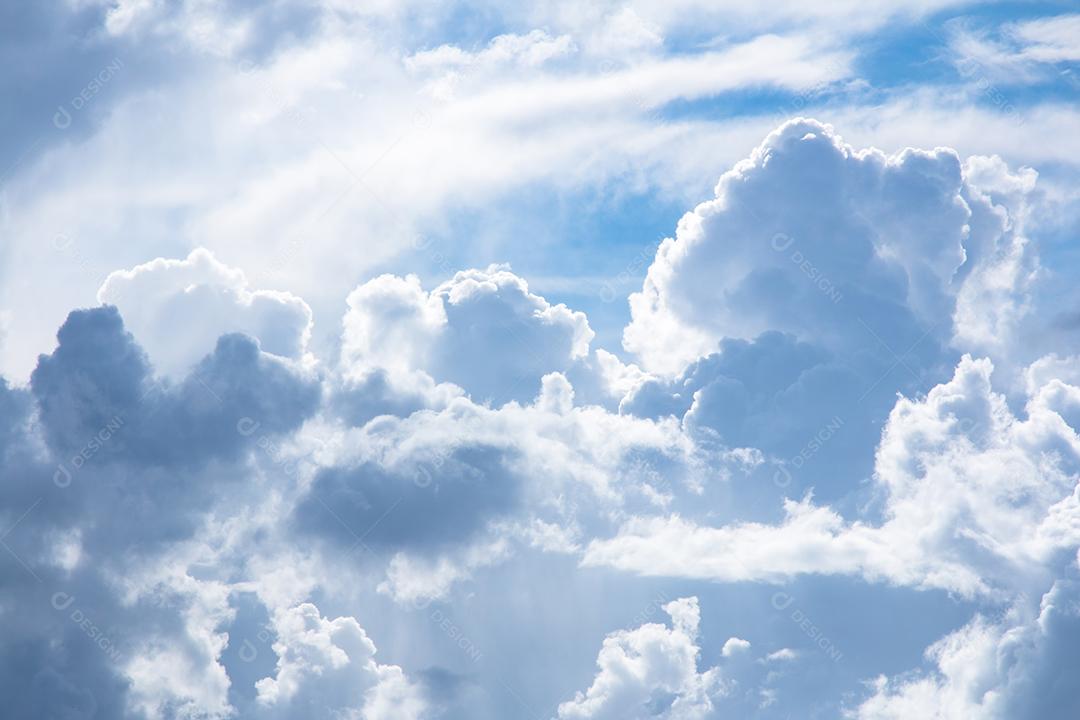 Nuvens Brancas Com Céu Azul Ao Fundo Imagem JPG