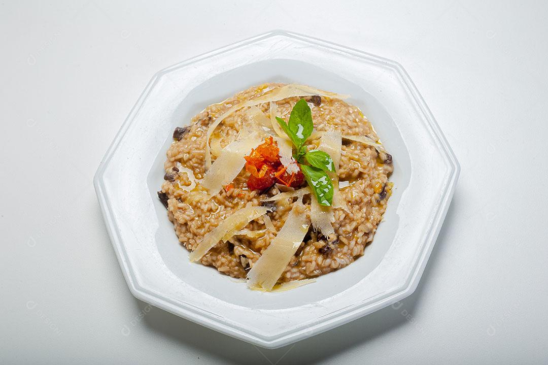 Risoto de Filé Mignon Com Queijo Parmesão e Tomate Pelatti Imagem JPG