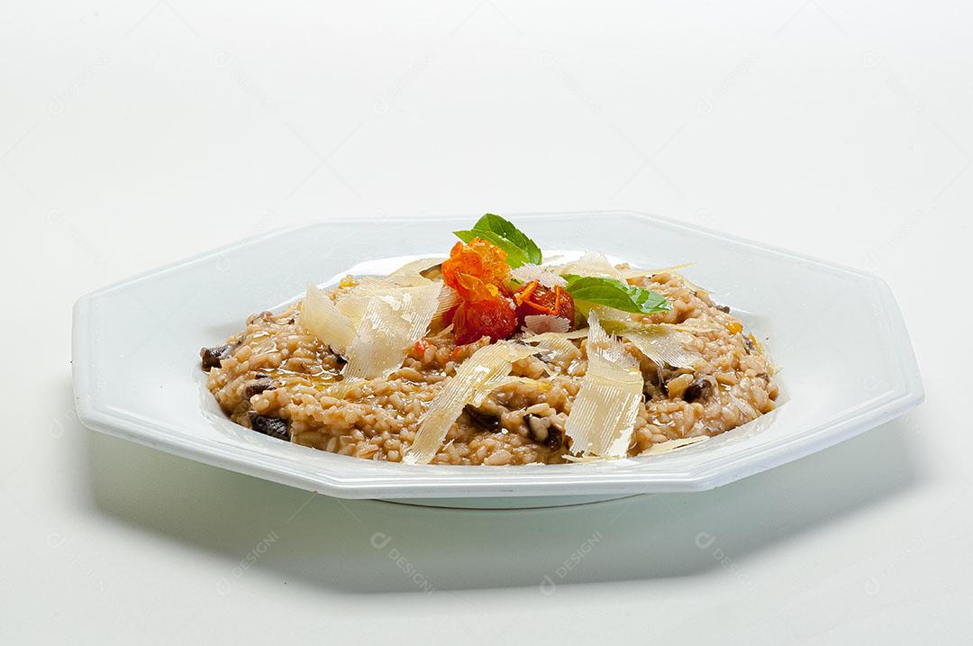 Risoto de Filé Mignon Com Queijo Parmesão e Tomate Pelatti Imagem JPG