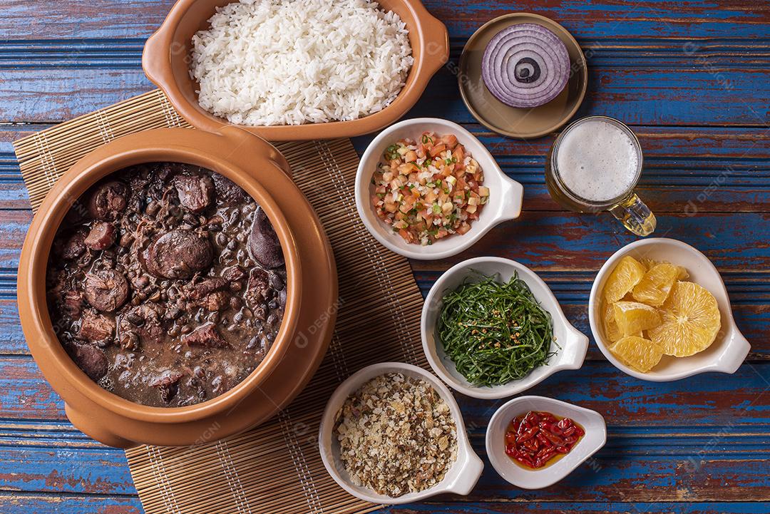 Prato Típico Brasileiro Chamado Feijoada. Feito Com Feijão Preto Imagens jpg