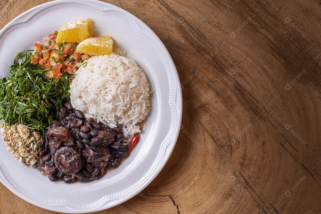 Feijoada Típica Com Arroz Couve Vinagrete Porco JPG