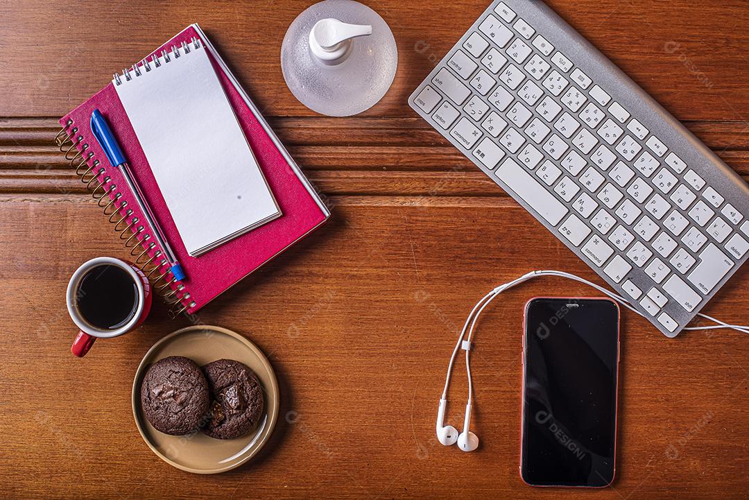 trabalho em casa pelo computador JPG