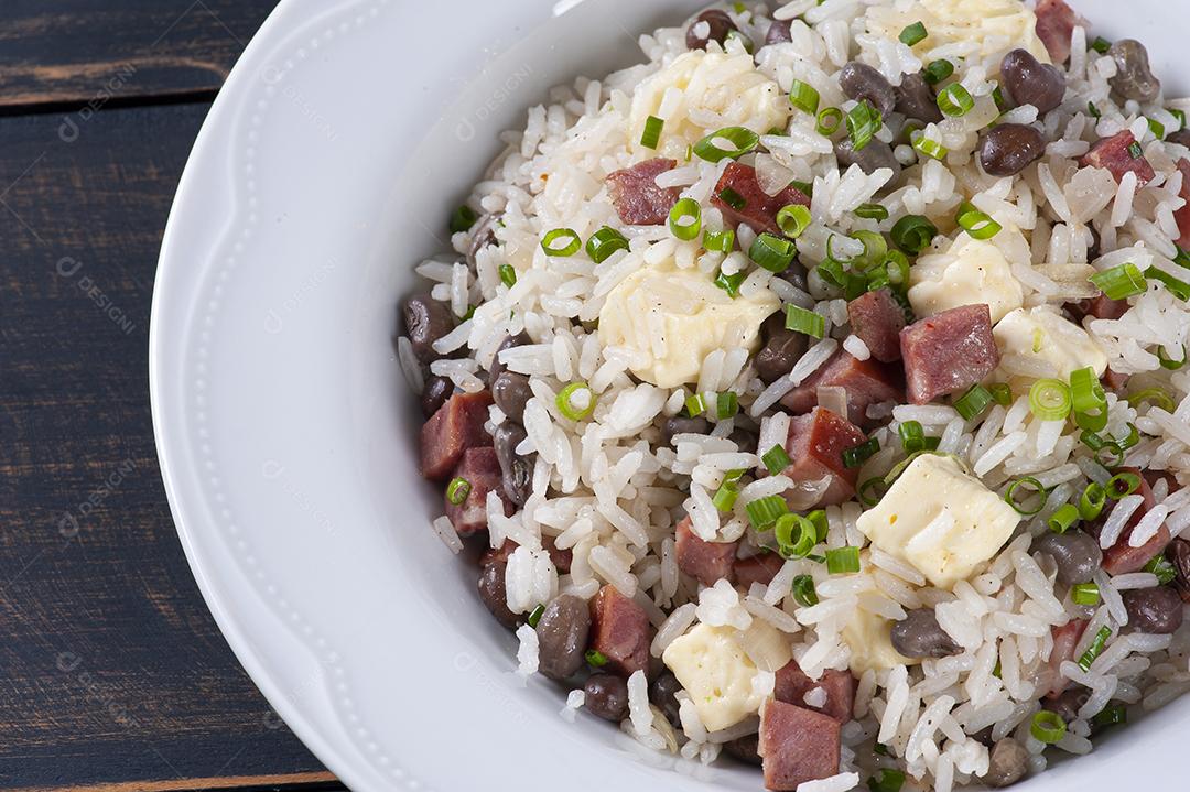 Baiao de dois em prato Imagem JPG