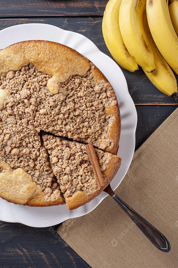 Tradicional bolo de banana brasileiro chamado Cuca de Banana JPG