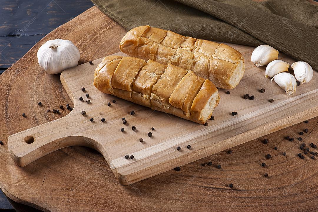 Pão de alho típico do churrasco brasileiro JPG