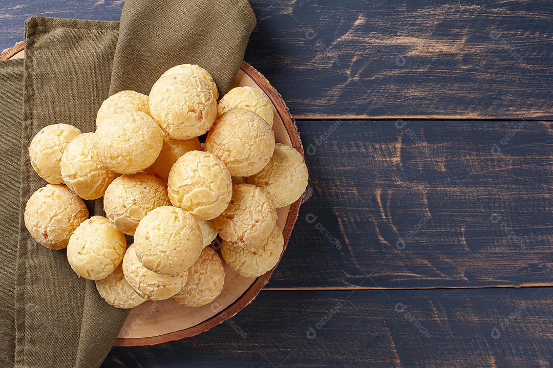 Delicioso pão de queijo brasileiro JPG