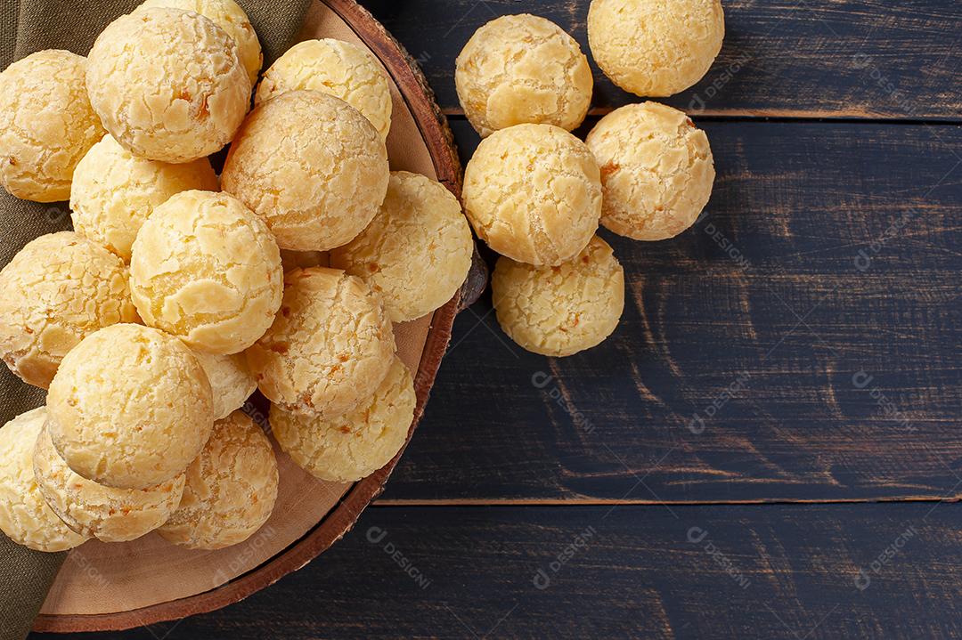 Delicioso pão de queijo brasileiro JPG