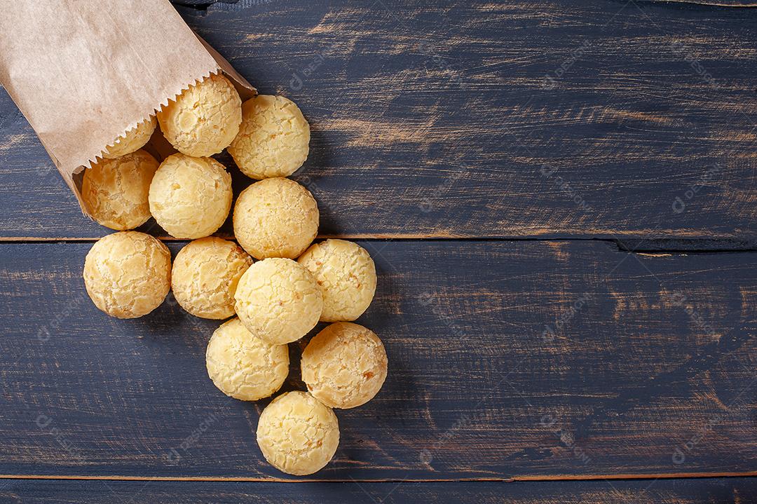 Delicioso pão de queijo brasileiro JPG