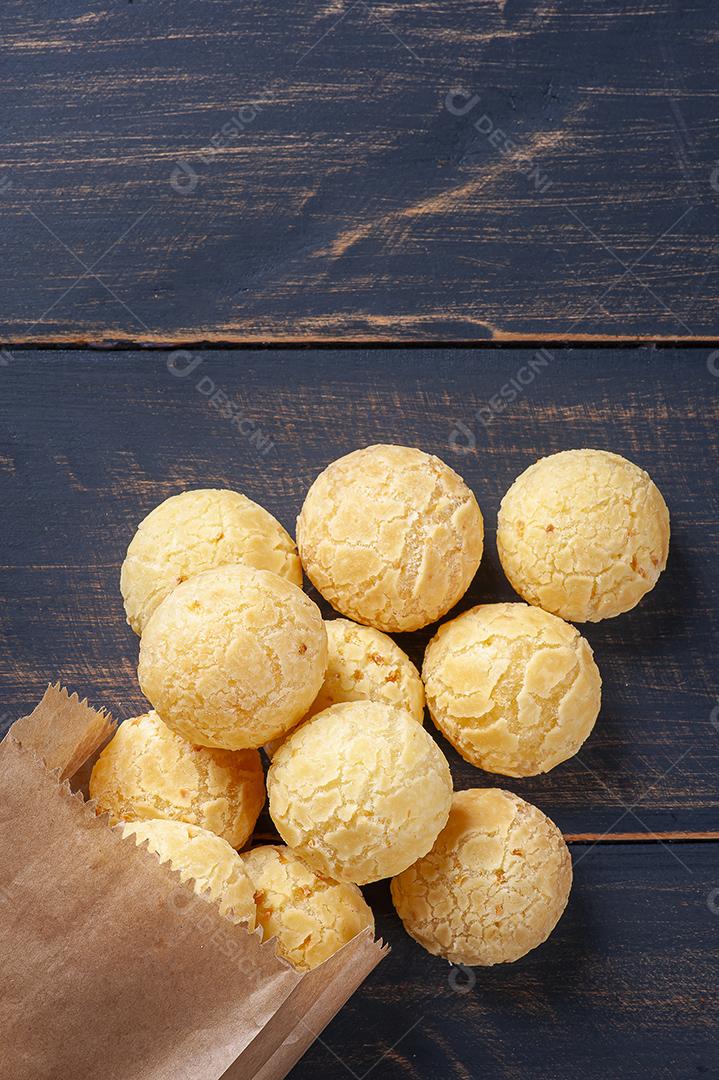 Delicioso pão de queijo brasileiro JPG