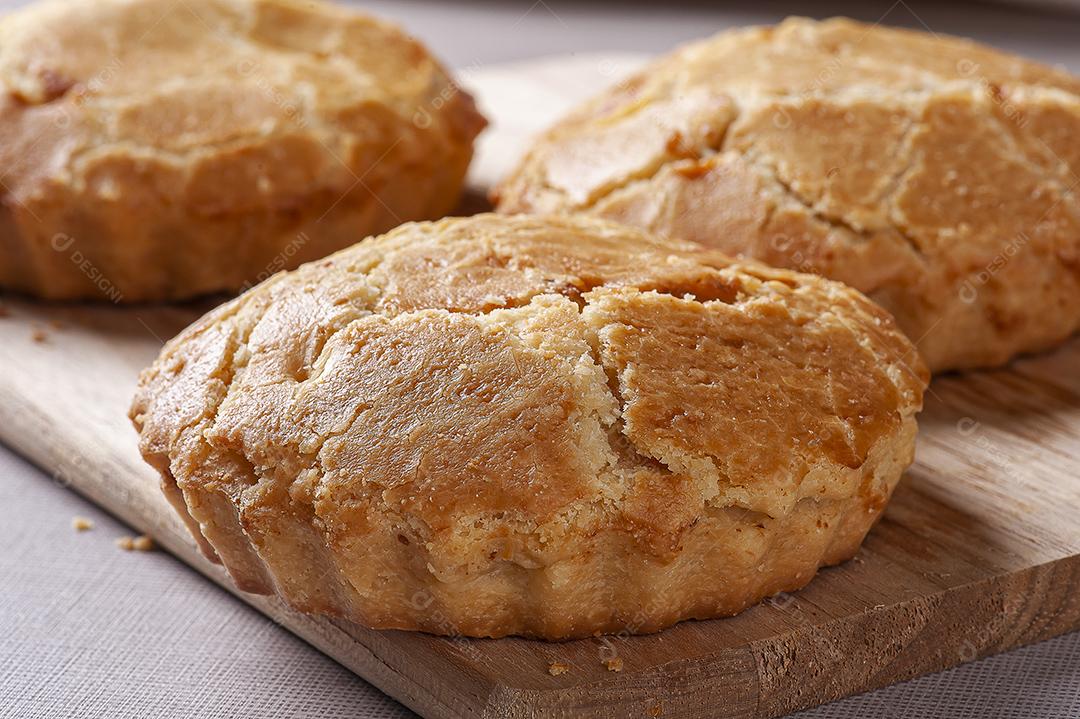 Aperitivo típico da culinária brasileira chamado Empada de Palmito JPG