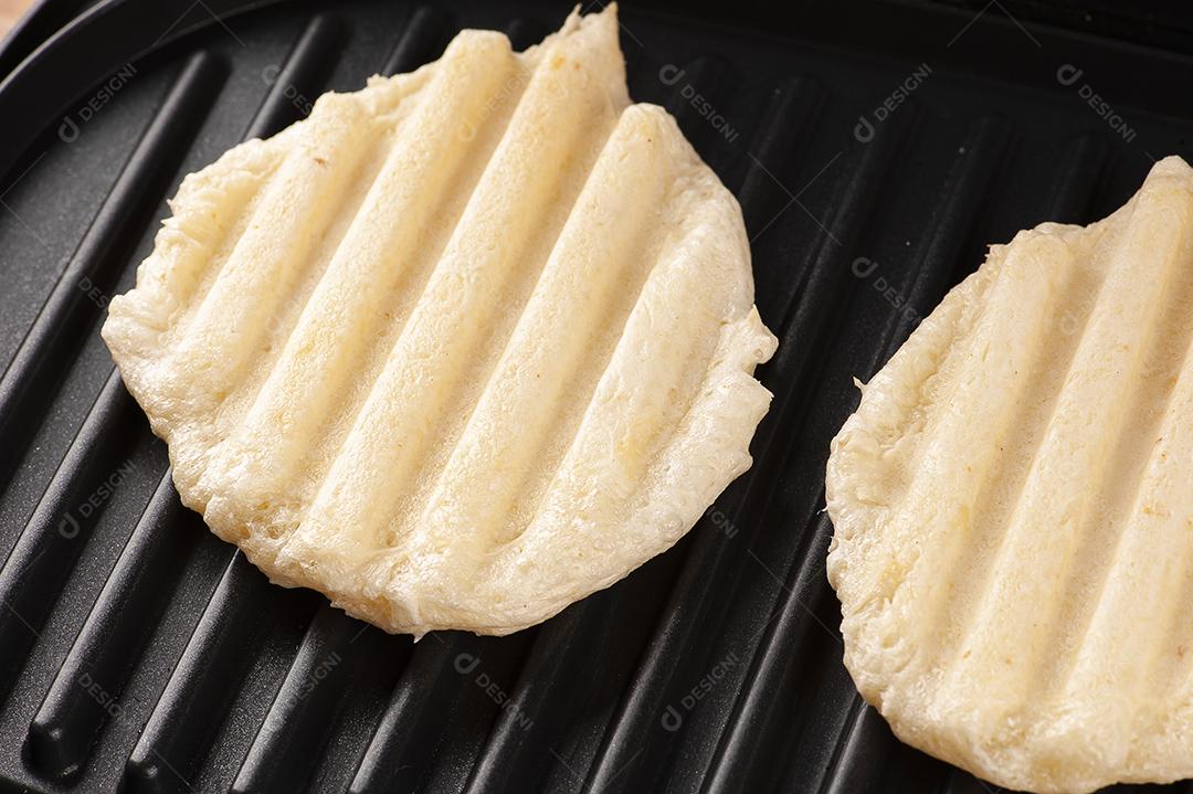 Delicioso pão de queijo brasileiro JPG