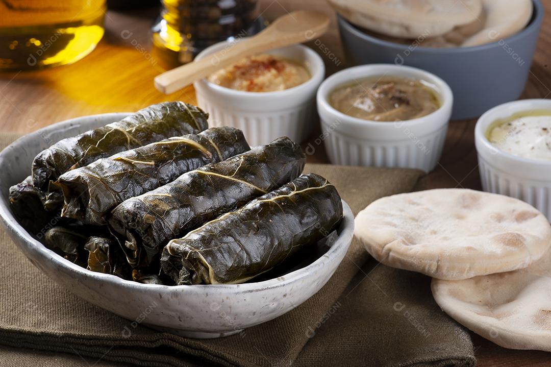 Dolma, Sarma ou Dolmades turcos. Mediterrâneo tradicional JPG