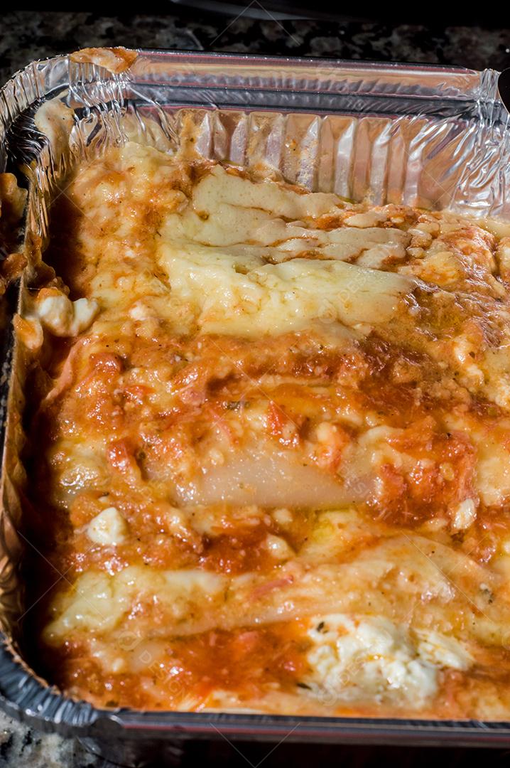 Fotos Lasanha à bolonhesa com carne de porco desfiada