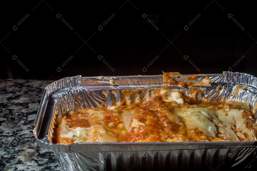 Fotos Lasanha à bolonhesa com carne de porco desfiada