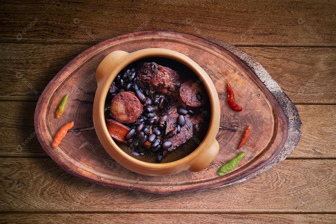 Photo Feijoada Traditional Brazilian Food Ceramic Bowl Isolated Rustic Wood Background