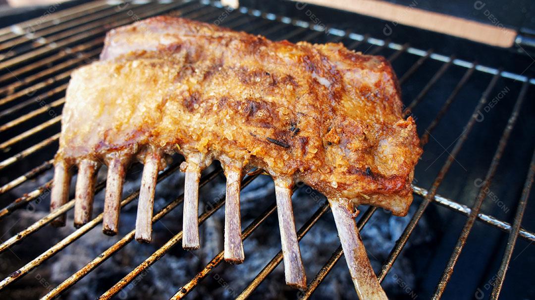 Carre de Cordeiro Costela de Cordeiro Assada na Brasa Imagem JPG