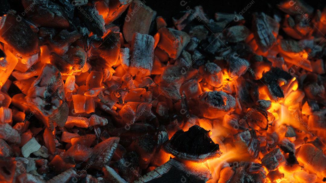 Churrasqueira a Carvão para Churrasco Imagem JPG