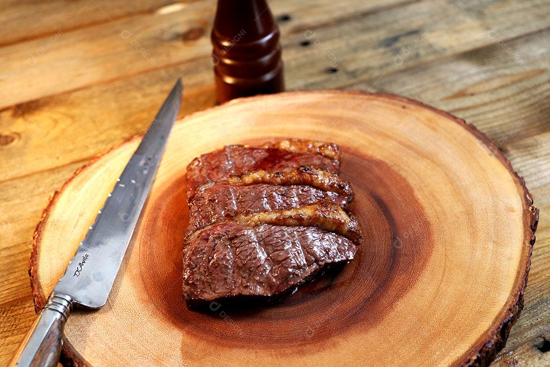 Foto Picanha Tradicional Carne Rara Brasileira para Churrasco Bife Grelhado Em Uma Bela