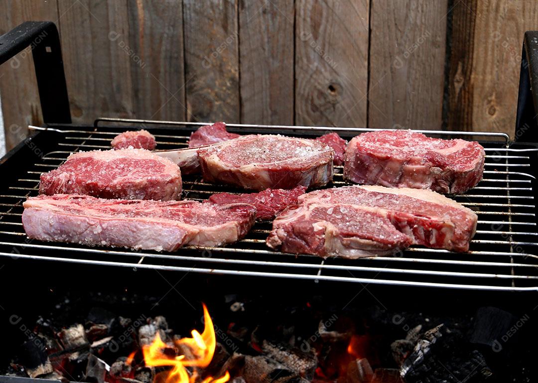 Vários Tipos de Cortes Especiais de Carne para Um Churrasco Brasileiro Imagem JPG