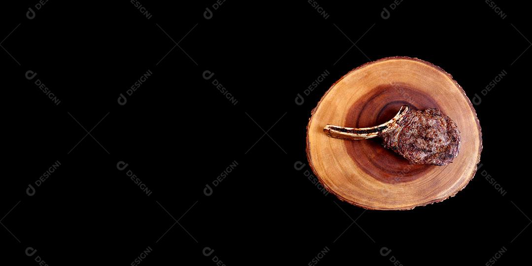 Foto Costela Prime Corte Especial Osso Boi para Delicioso Churrasco Em Fundo Preto