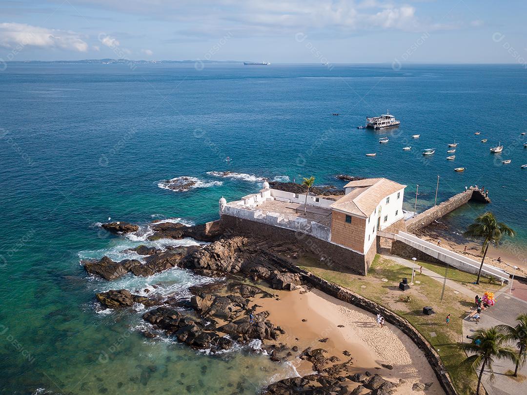 Foto Drone Vista Aérea da Praia do Porto da Barra Em Savaldor Bahia Brasil