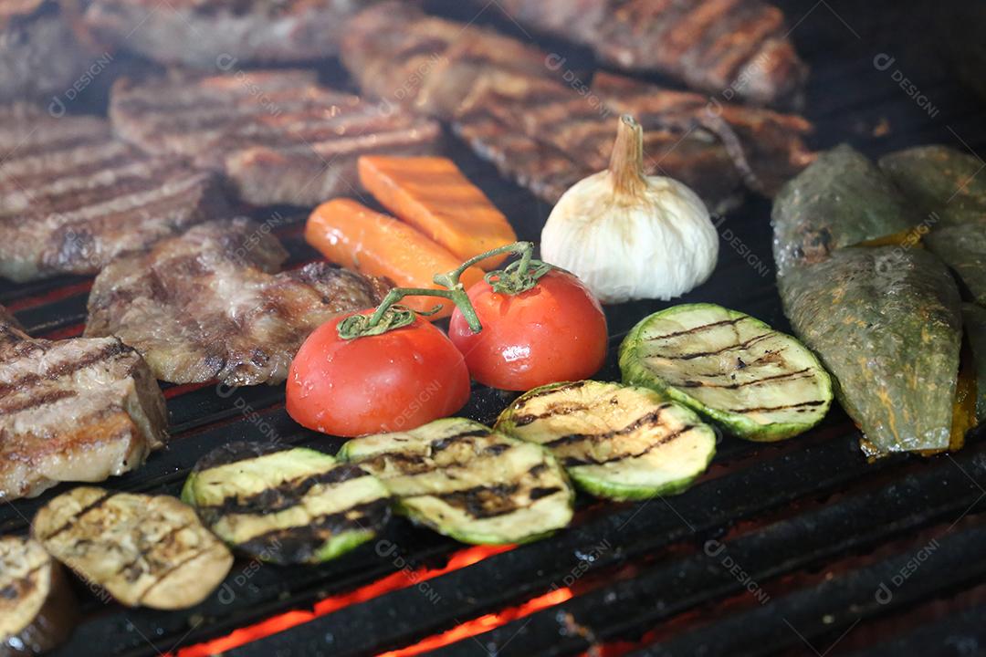 Churrasqueira com muitos legumes JPG