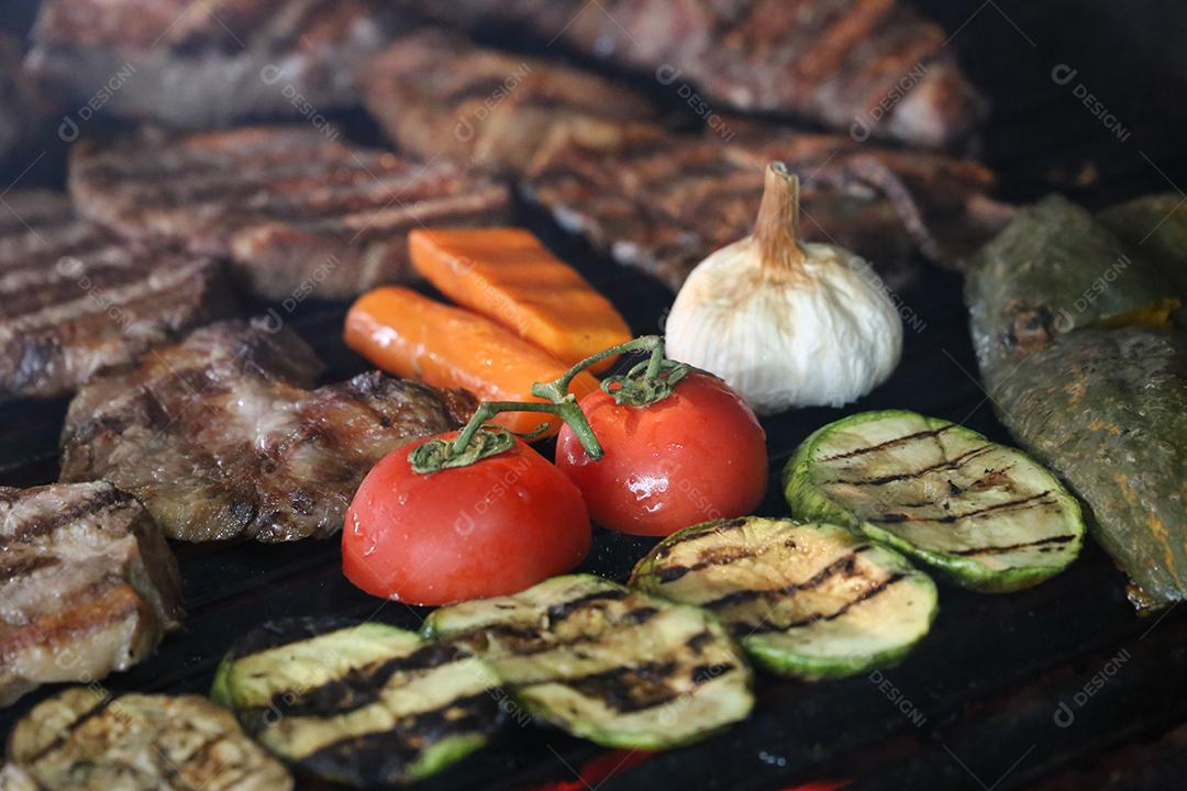 Churrasqueira com muitos legumes JPG