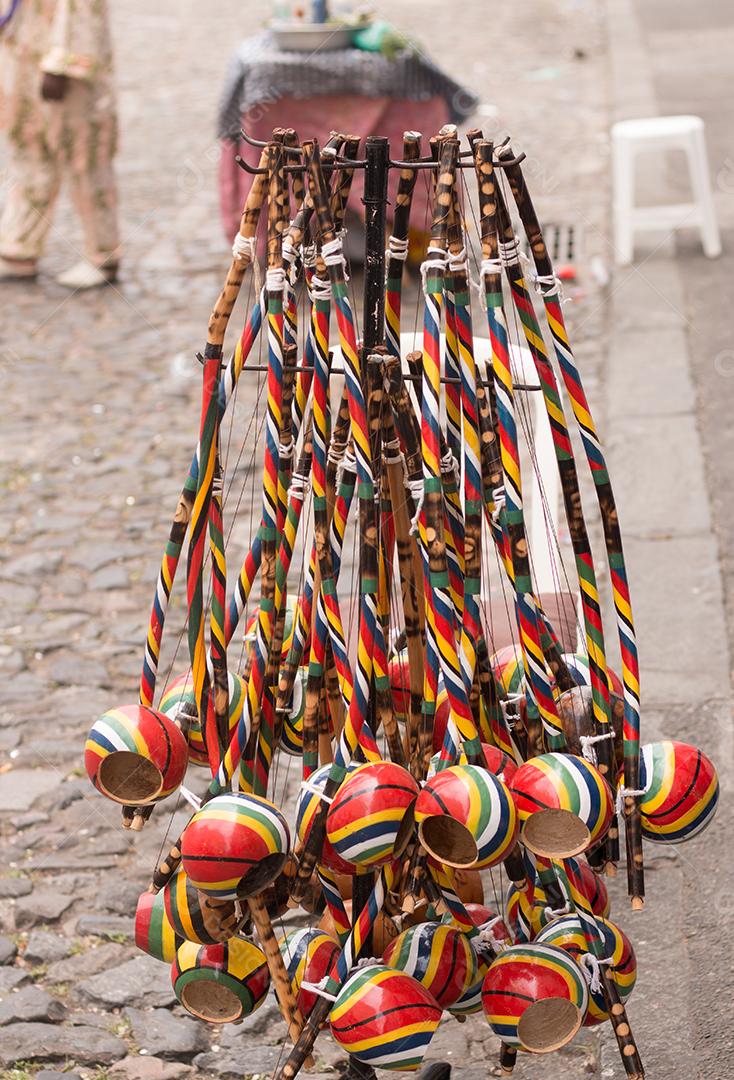 Berimbau à venda no pelourinho em salvador Bahia Brasil Imagem JPG