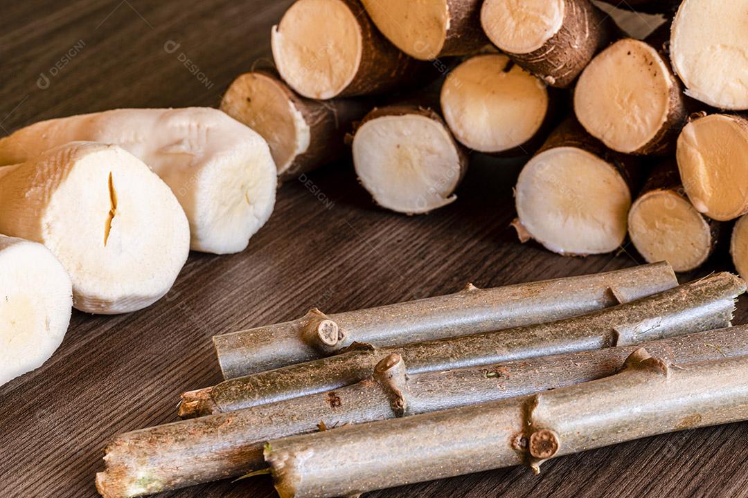 Fotos Mandioca, também chamada de mandioca balinghoy, mogo, mandioca, ka