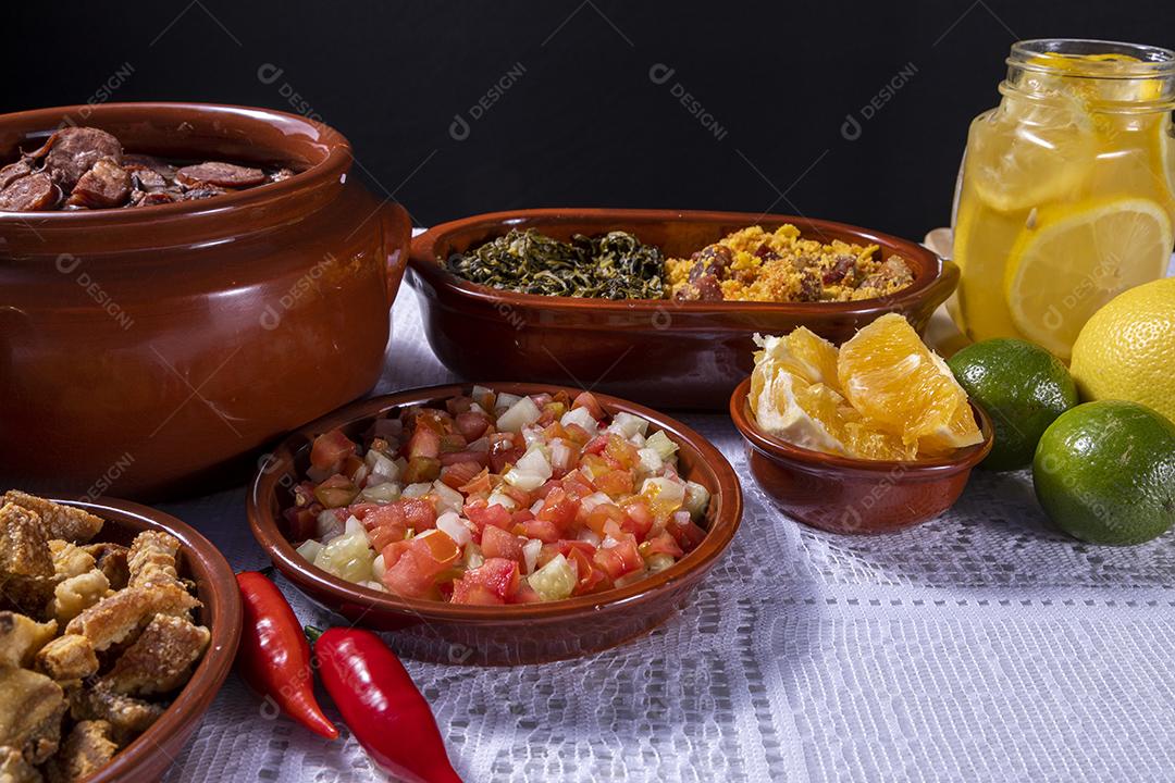 Feijoada a tradição da culinária brasileira e comidas típicas Imagem JPG