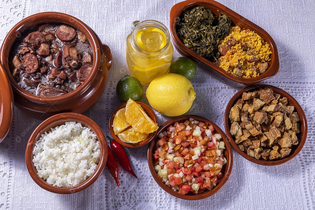 Feijoada a tradição da culinária brasileira e comidas típicas Imagem JPG