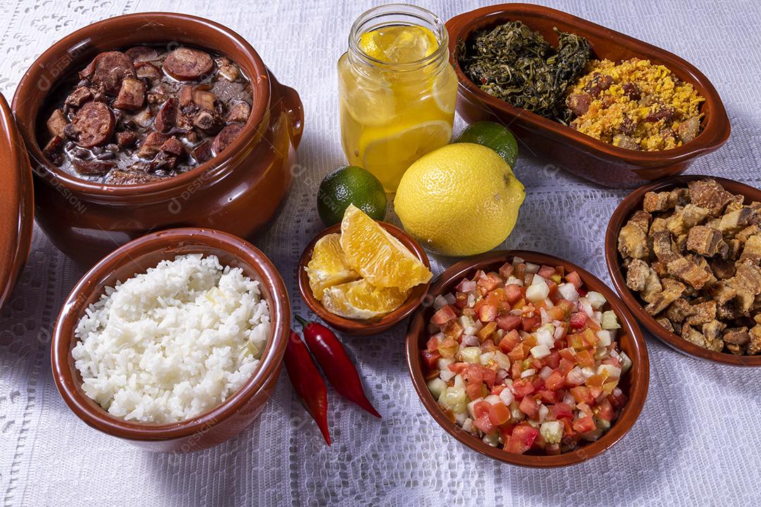 Feijoada a tradição da culinária brasileira e comidas típicas Imagem JPG