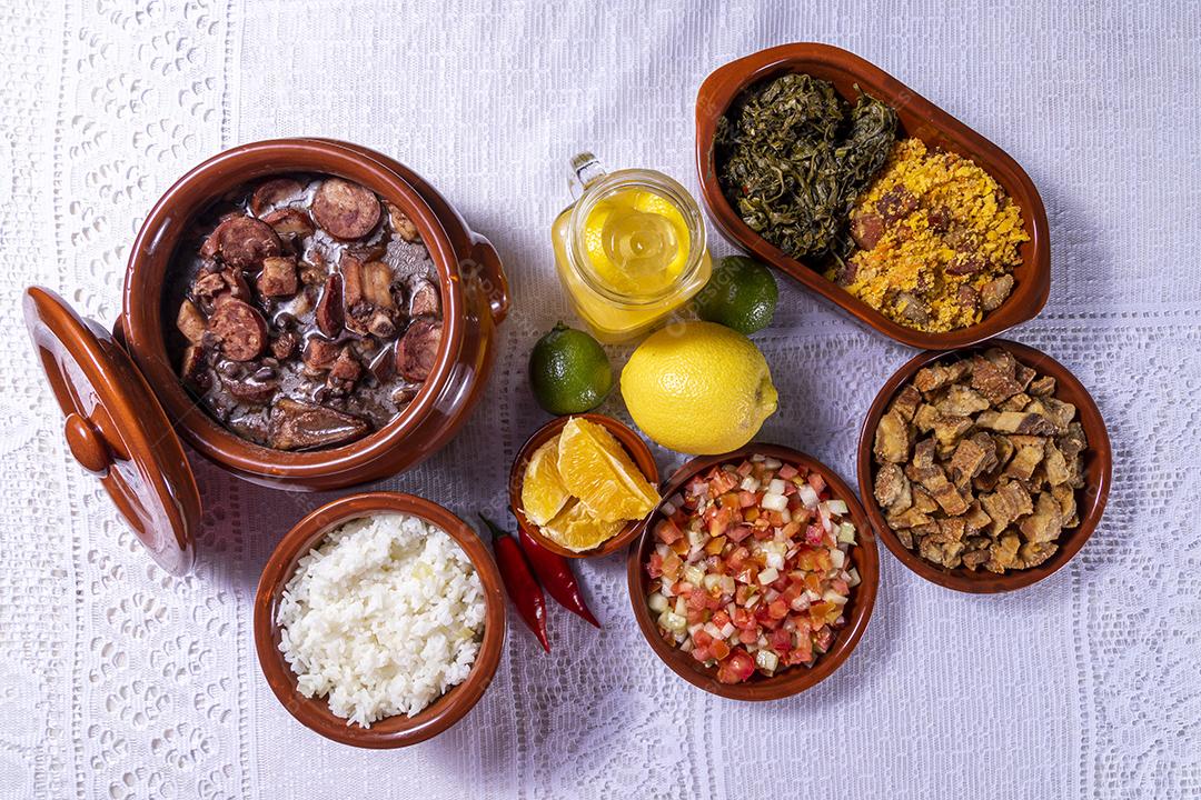 Feijoada a tradição da culinária brasileira e comidas típicas Imagem JPG