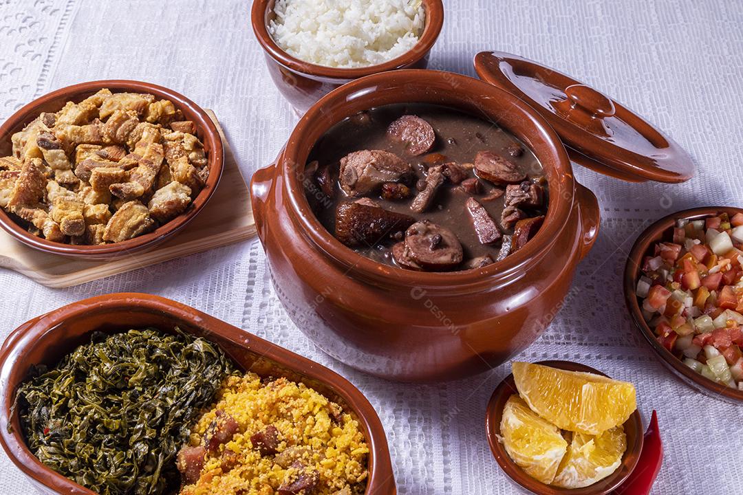 Feijoada a tradição da culinária brasileira e comidas típicas Imagem JPG