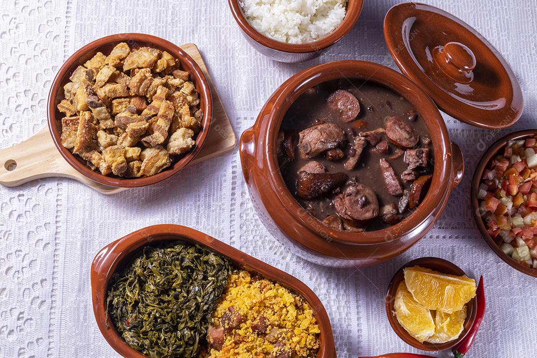 Feijoada a tradição da culinária brasileira e comidas típicas Imagem JPG