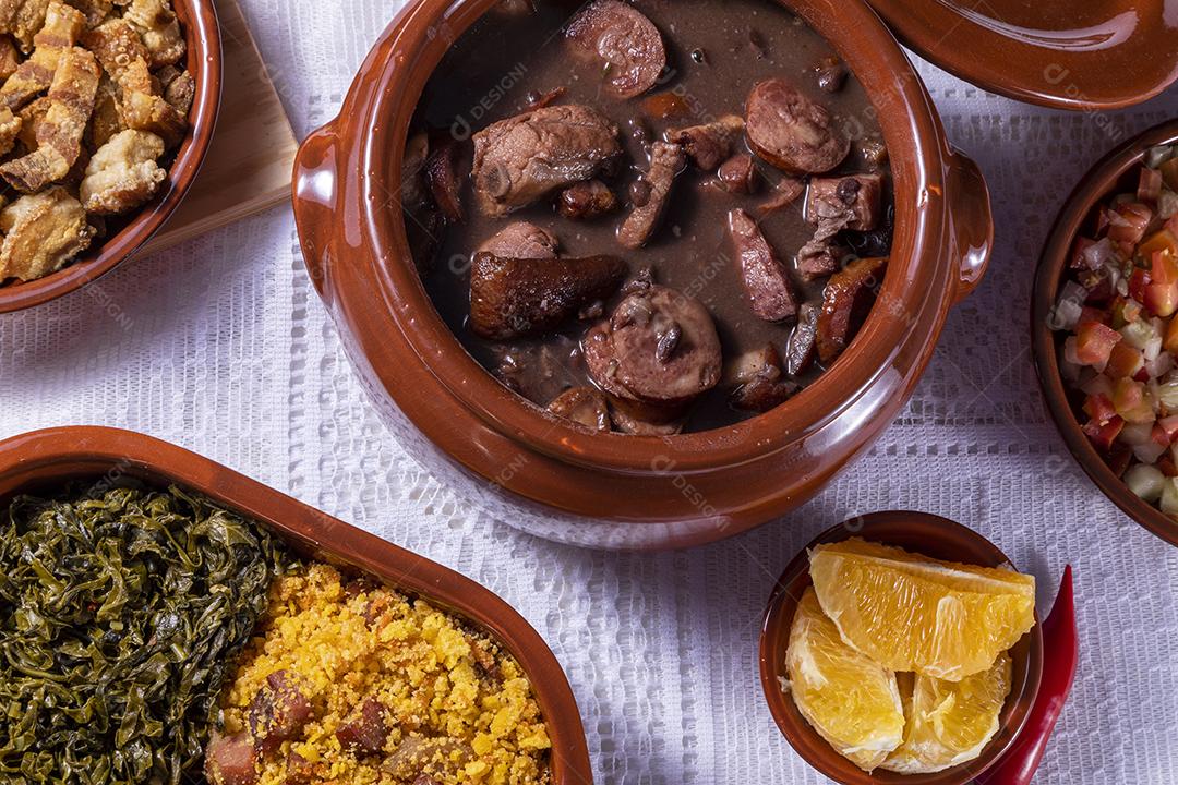 Feijoada a tradição da culinária brasileira e comidas típicas Imagem JPG