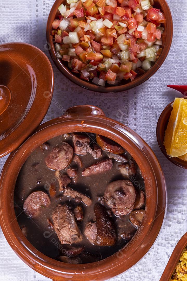 Feijoada a tradição da culinária brasileira e comidas típicas Imagem JPG
