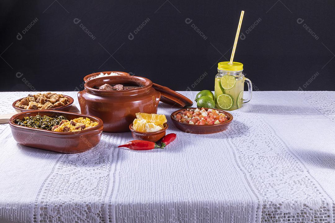 Feijoada a tradição da culinária brasileira e comidas típicas Imagem JPG