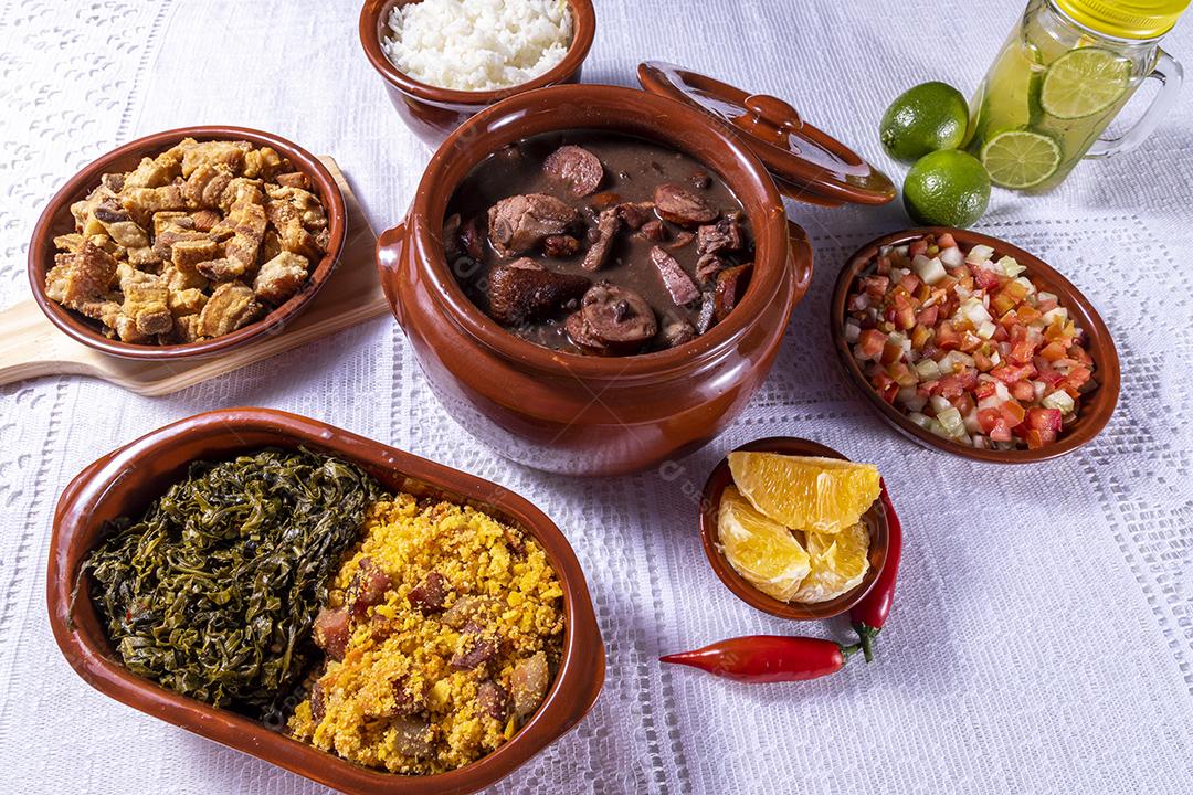 Feijoada a tradição da culinária brasileira e comidas típicas Imagem JPG