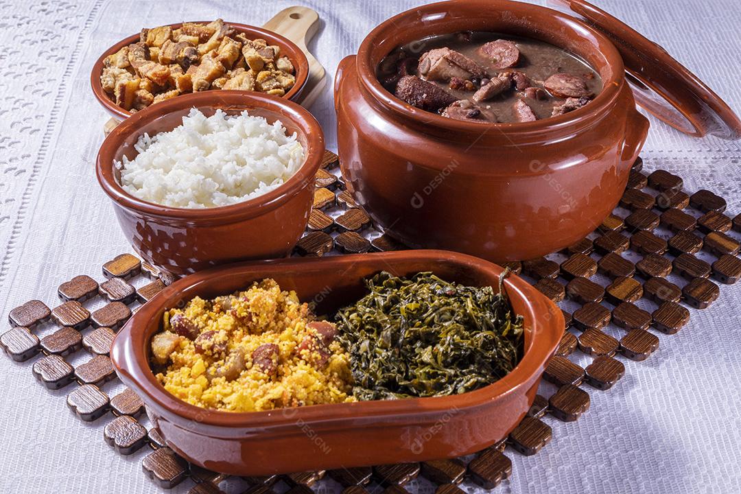 Feijoada a tradição da culinária brasileira e comidas típicas Imagem JPG