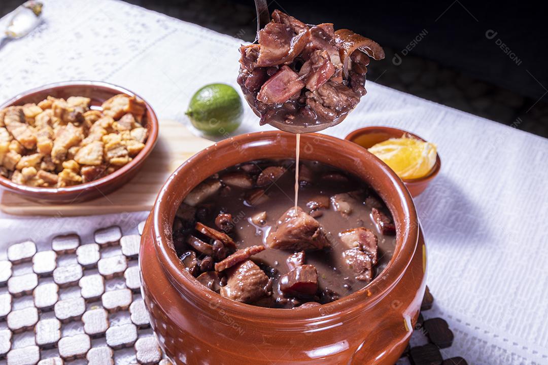 Feijoada, a tradição da culinária brasileira Imagem JPG