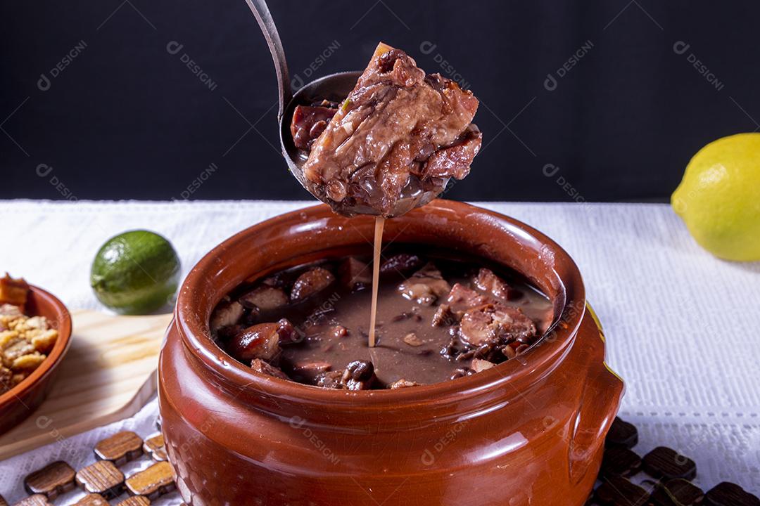 Feijoada, a tradição da culinária brasileira Imagem JPG