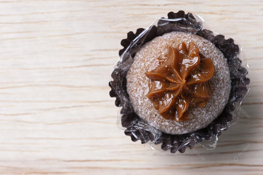 Brigadeiro gourmet de churros, dulce de leche e canela