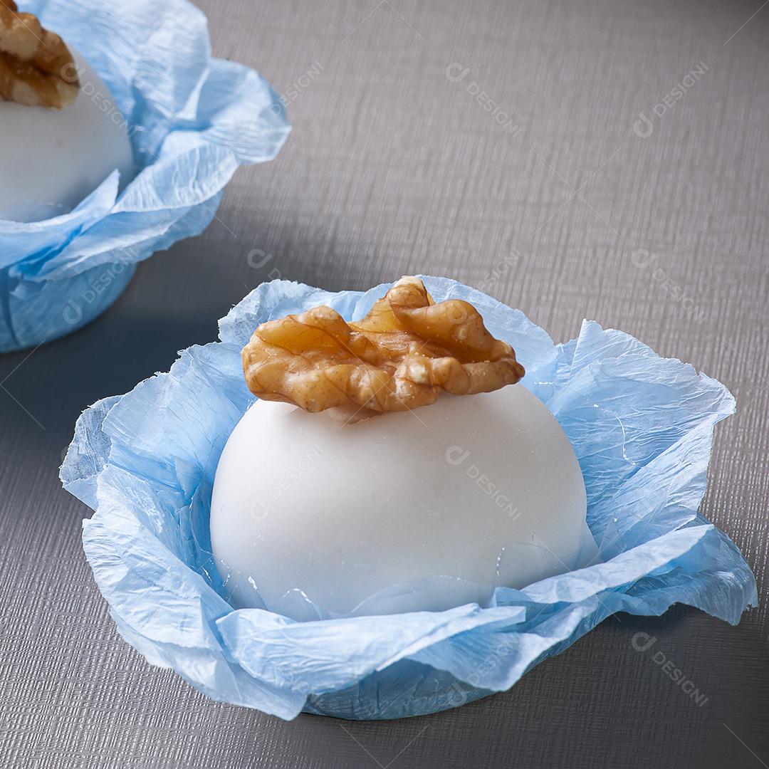 O Camafeu. Doces de festa feitos de nozes.