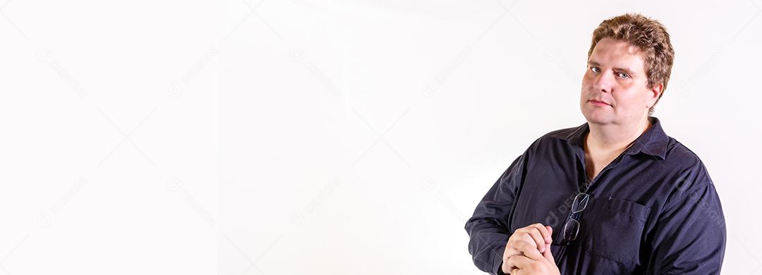 Homem caucasiano mais tamanho isolado no fundo branco Imagem JPG