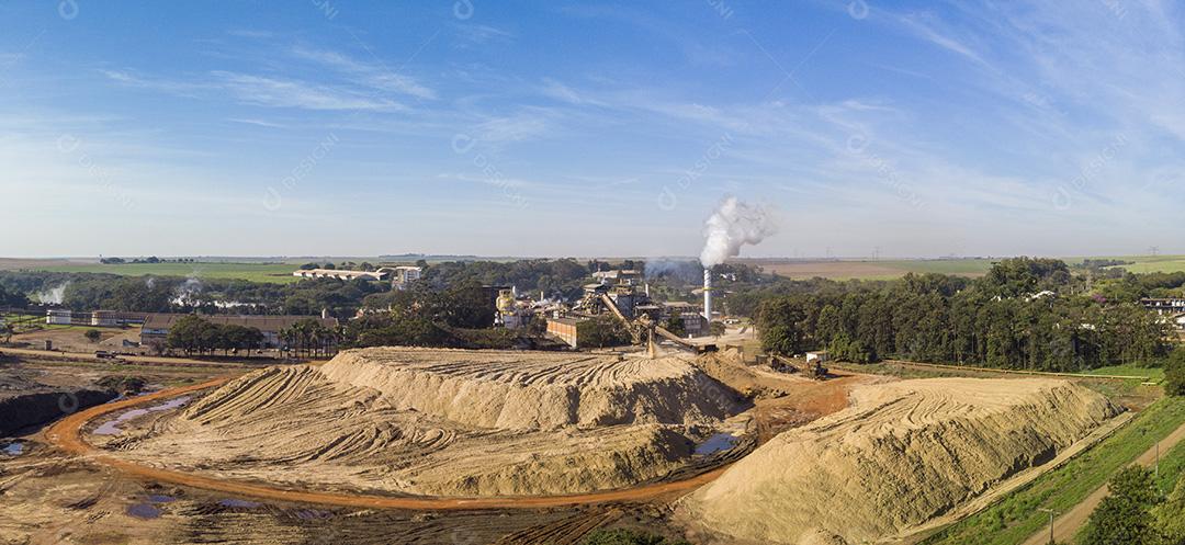 Panorâmica da fábrica de cana-de-açúcar no Brasil Imagem JPG