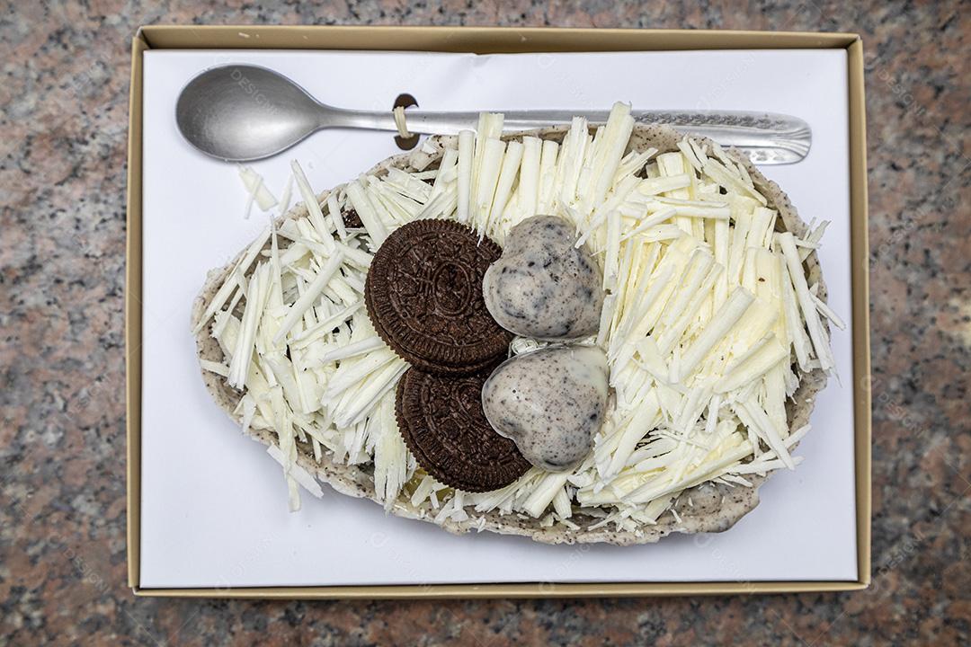 Ovo de colher brownie comida oreo Imagem JPG