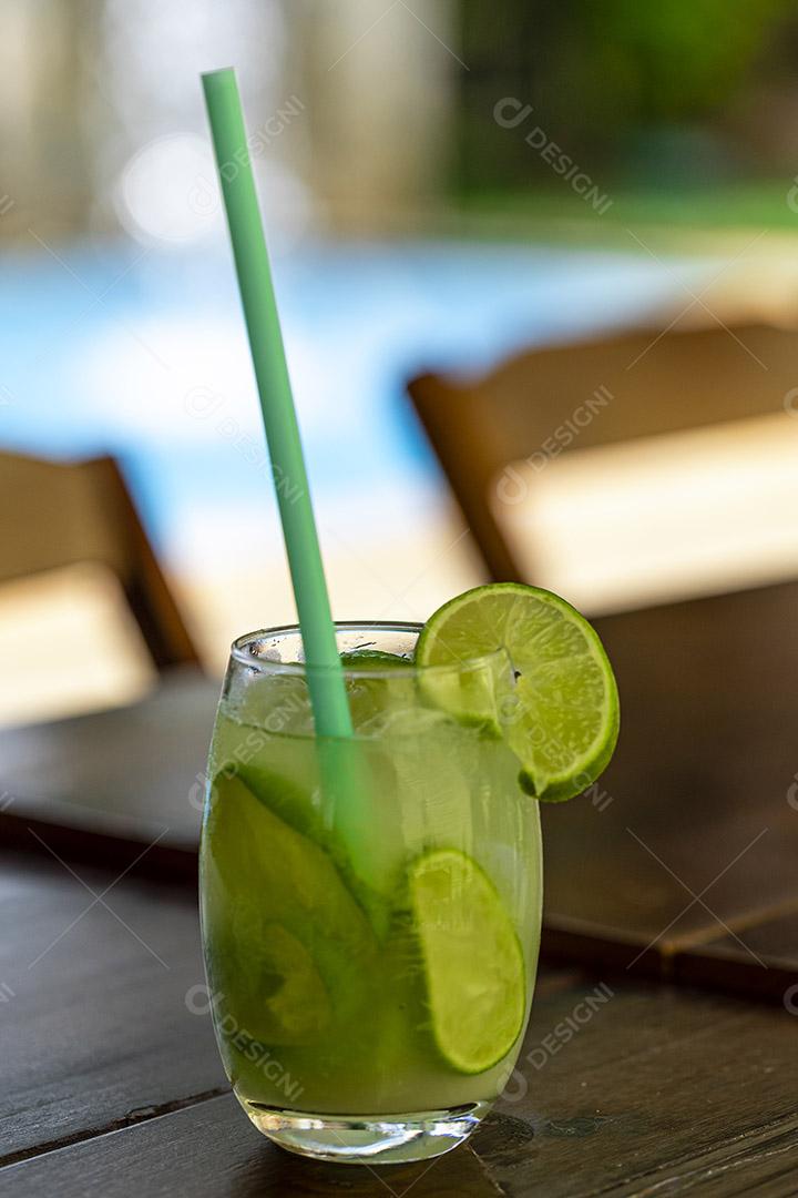 Bebida suco de limao copo de vidro Imagem JPG